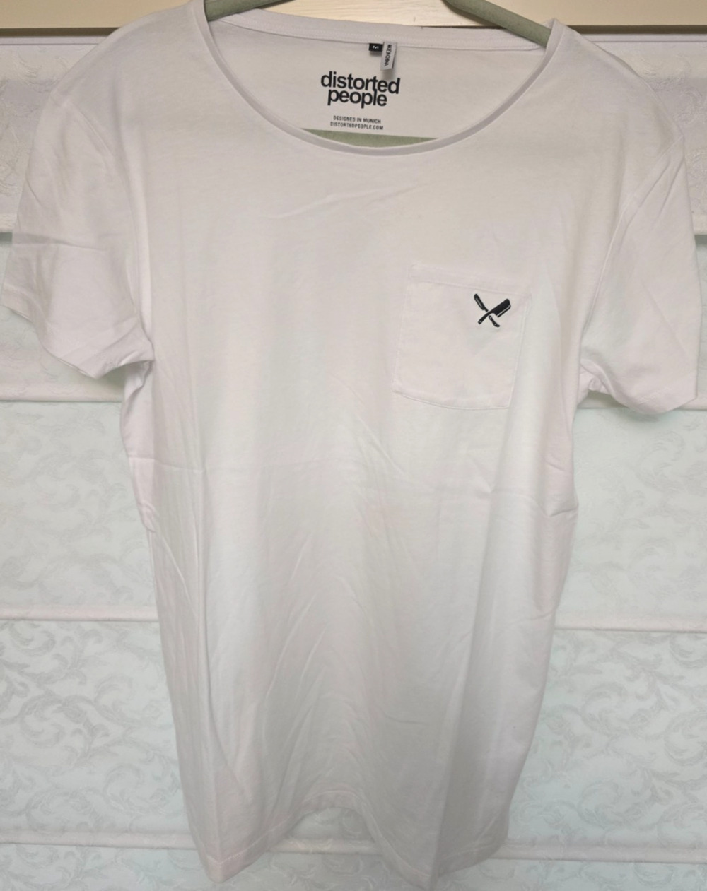 Distorted People Classic Pocket Grand Crew Neck Mens M White Barber Butcher NWOT